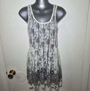 Daytrip Medium Lace Tunic Tank Top Ivory Black Sheer Floral‎ Dark Fairy Romantic